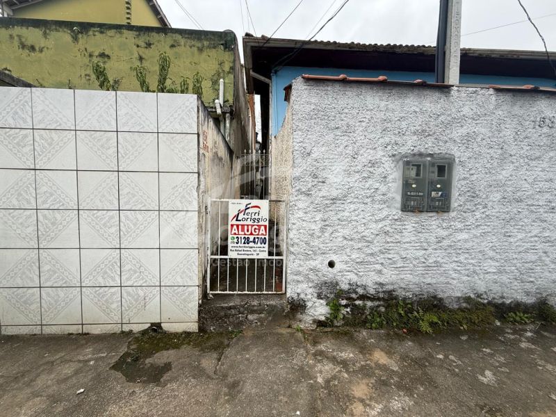 Casa com 2 quartos e 1 banheiro para alugar no bairro Figueira, Guaratingueta