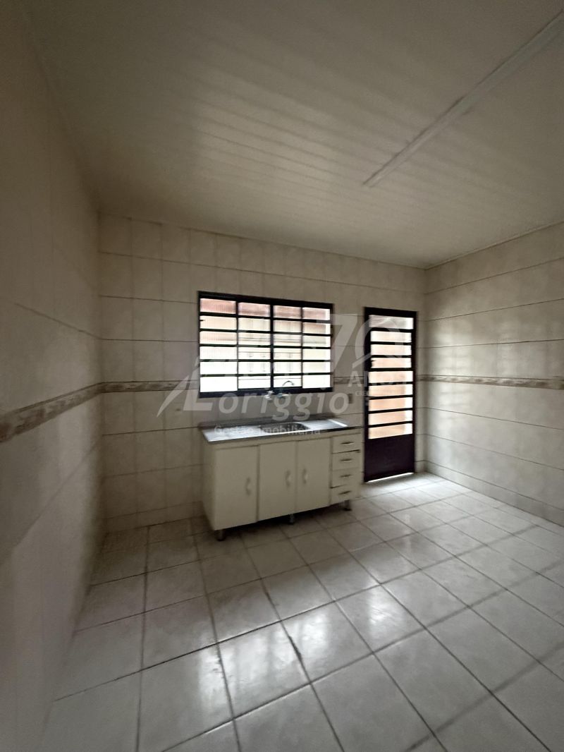 Casa com 2 quartos, 1 banheiro e 70m² para alugar no bairro Centro, Guaratingueta