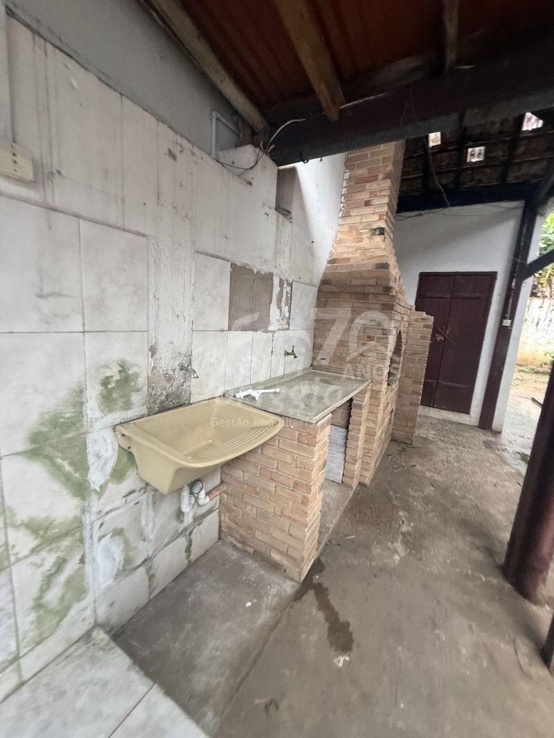 Casa com 2 quartos, 1 banheiro e 70m² para alugar no bairro Centro, Guaratingueta