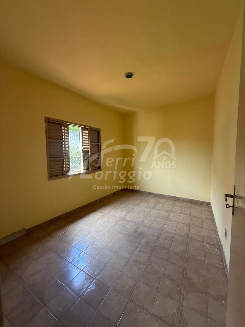 Casa com 5 quartos e 206m² para alugar no bairro Centro, Guaratingueta