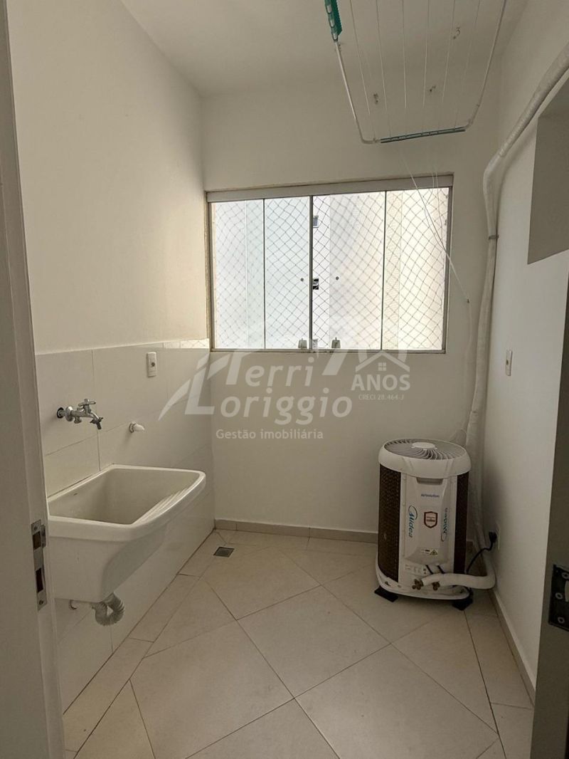 Apartamento com 3 quartos e 2 banheiros para alugar no bairro Vila Paraiba, Guaratingueta