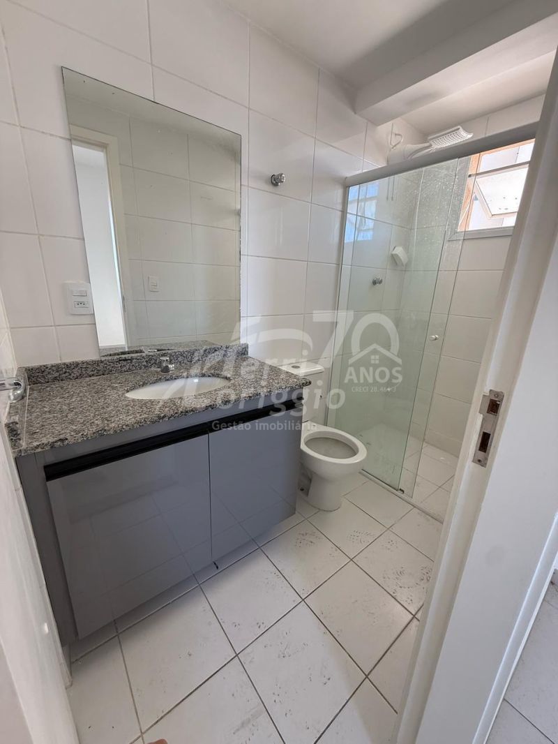 Apartamento com 3 quartos e 2 banheiros para alugar no bairro Vila Paraiba, Guaratingueta