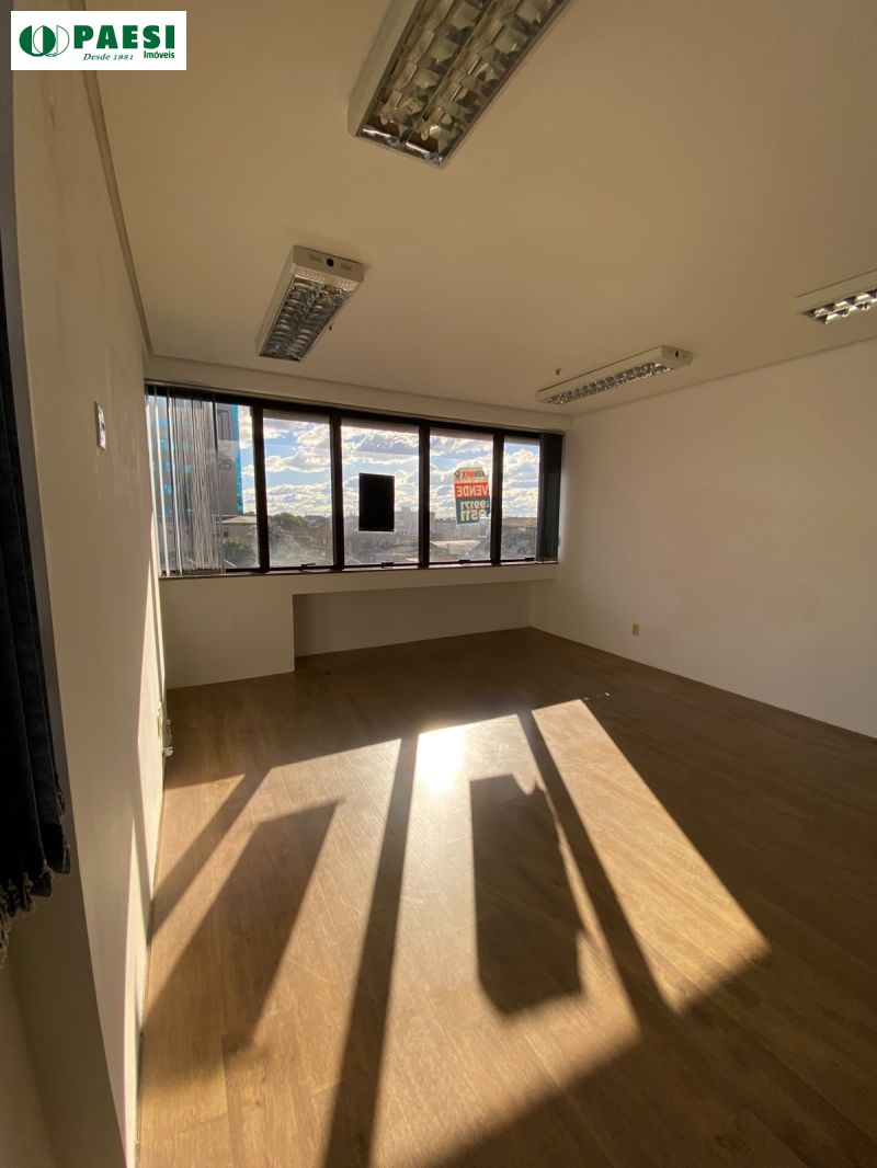 Conjunto com 1 banheiro e 40m² para alugar no bairro Sao Joao, Porto Alegre