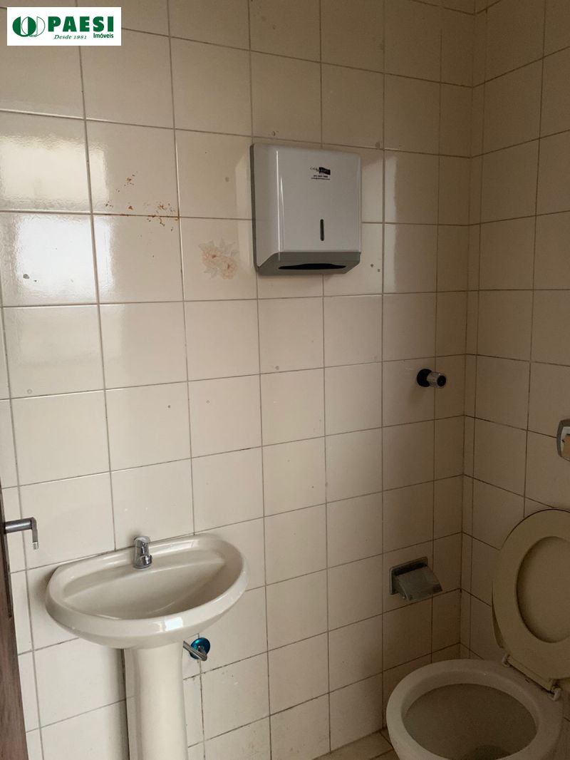 Conjunto com 1 banheiro e 30m² para alugar no bairro Alto Petropolis, Porto Alegre