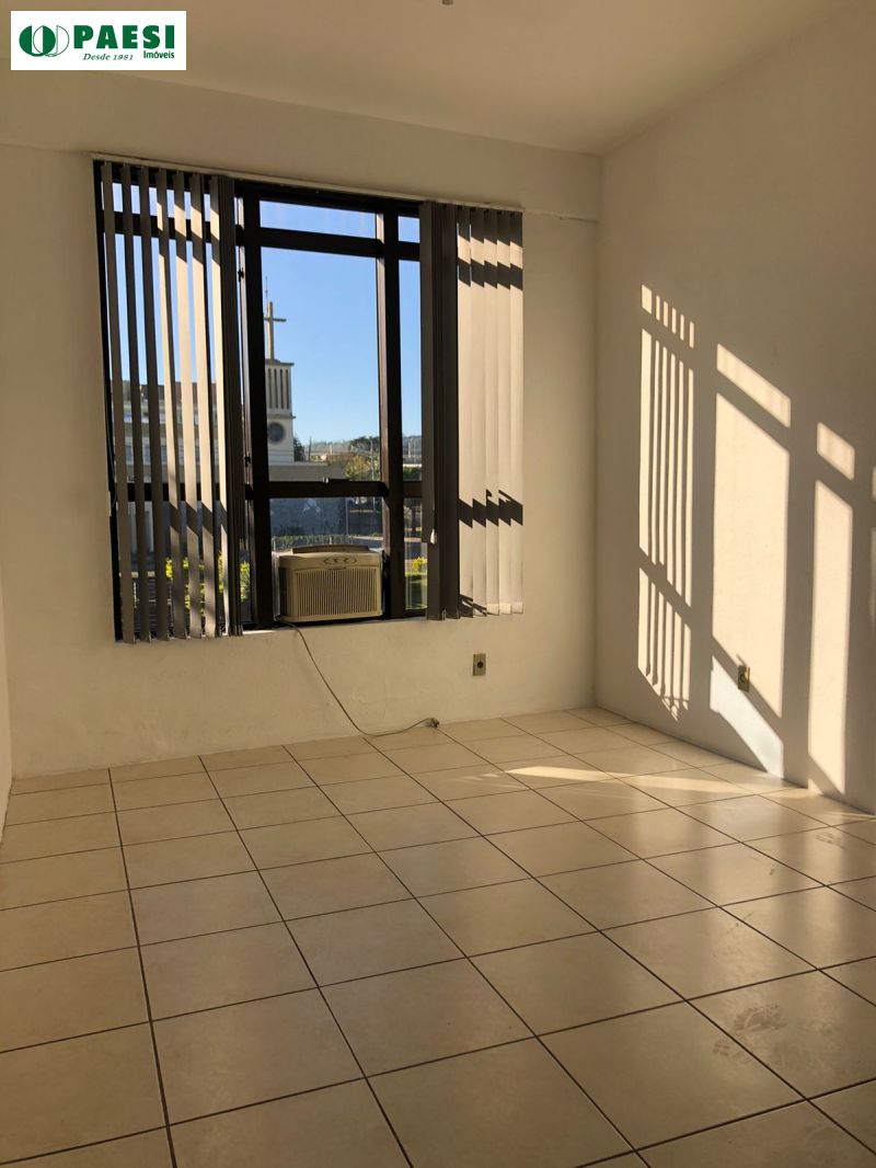Conjunto com 1 banheiro e 22m² para alugar no bairro Alto Petropolis, Porto Alegre