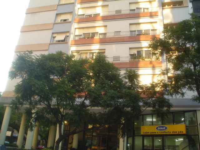 Apto com 3 quartos e 231m² para alugar no bairro Moinhos de Vento, Porto Alegre