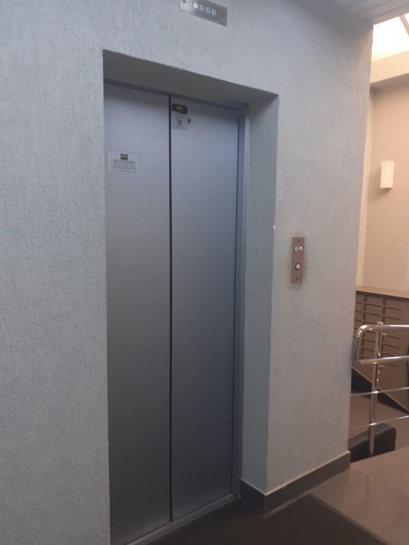 Conjunto com 44m² para alugar no bairro Floresta, Porto Alegre