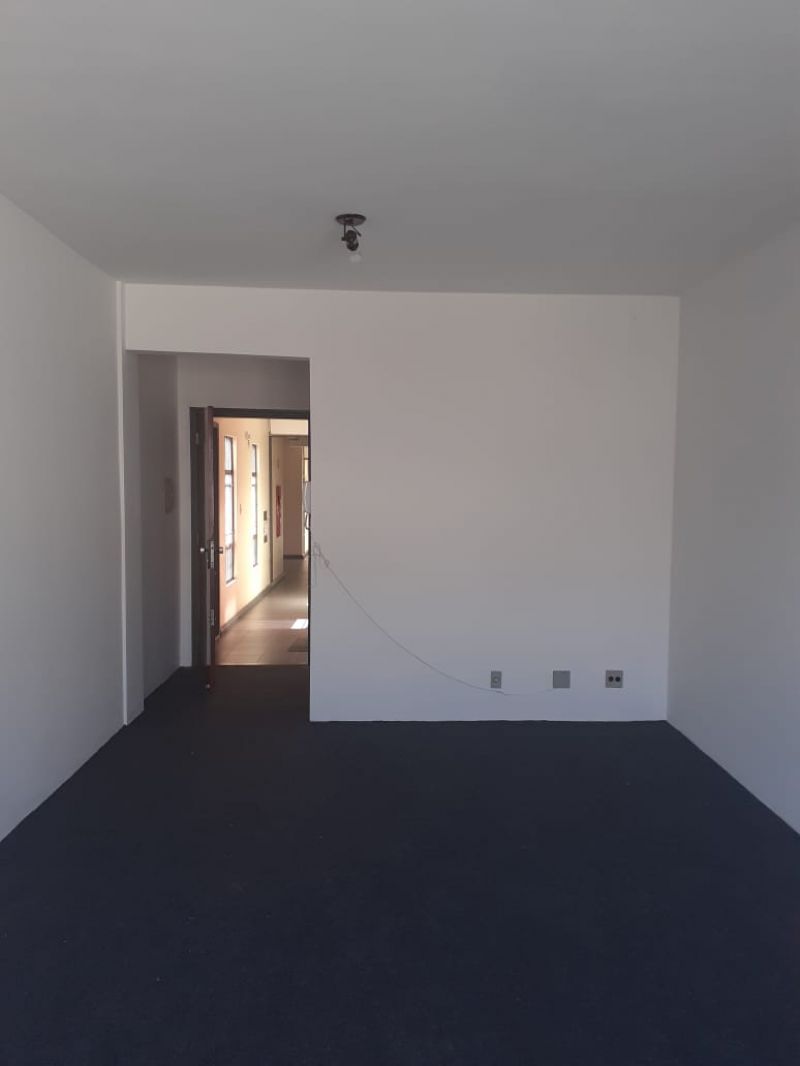Conjunto com 44m² para alugar no bairro Floresta, Porto Alegre