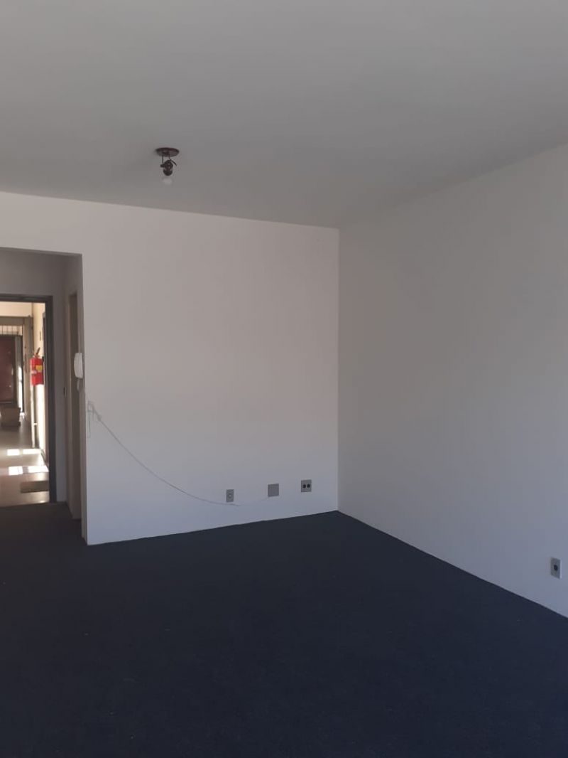 Conjunto com 44m² para alugar no bairro Floresta, Porto Alegre