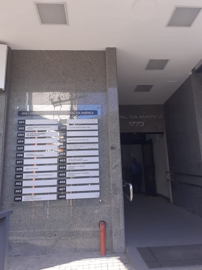 Conjunto com 1 banheiro e 51m² para alugar no bairro Floresta, Porto Alegre