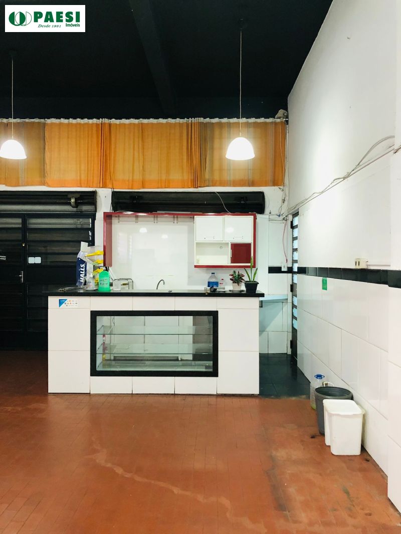 Loja com 2 banheiros e 50m² para alugar no bairro Humaita, Porto Alegre