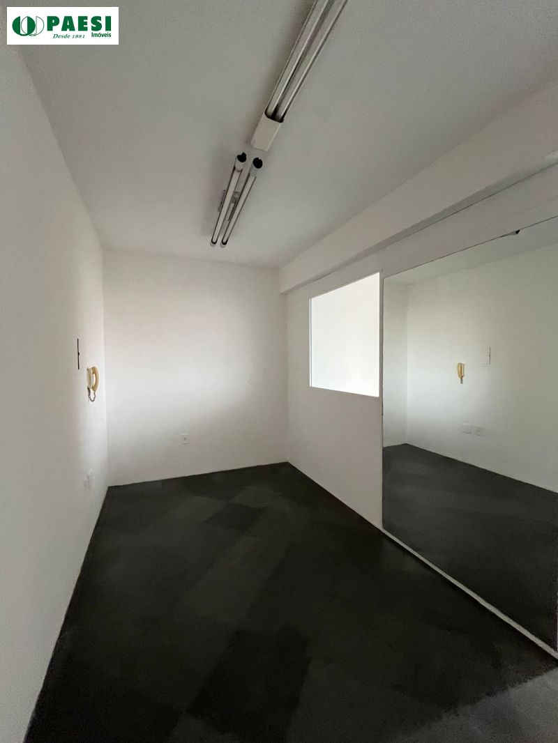 Conjunto com 1 banheiro e 30m² para alugar no bairro Chacara das Pedras, Porto Alegre