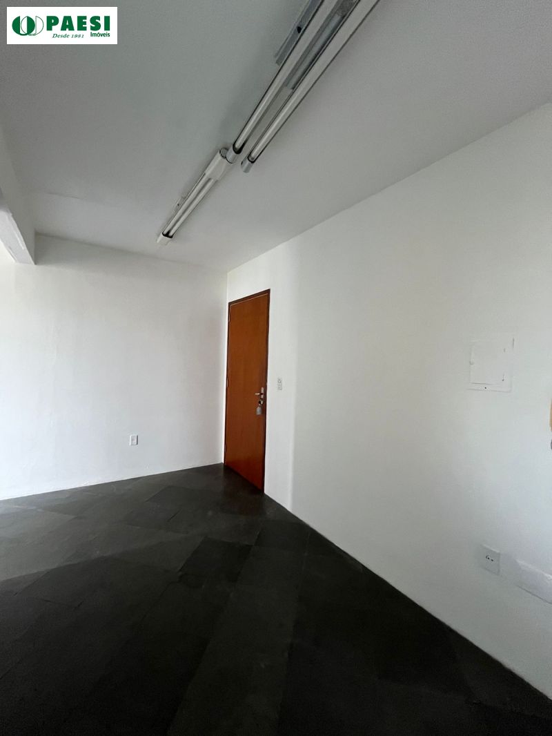 Conjunto com 1 banheiro e 30m² para alugar no bairro Chacara das Pedras, Porto Alegre