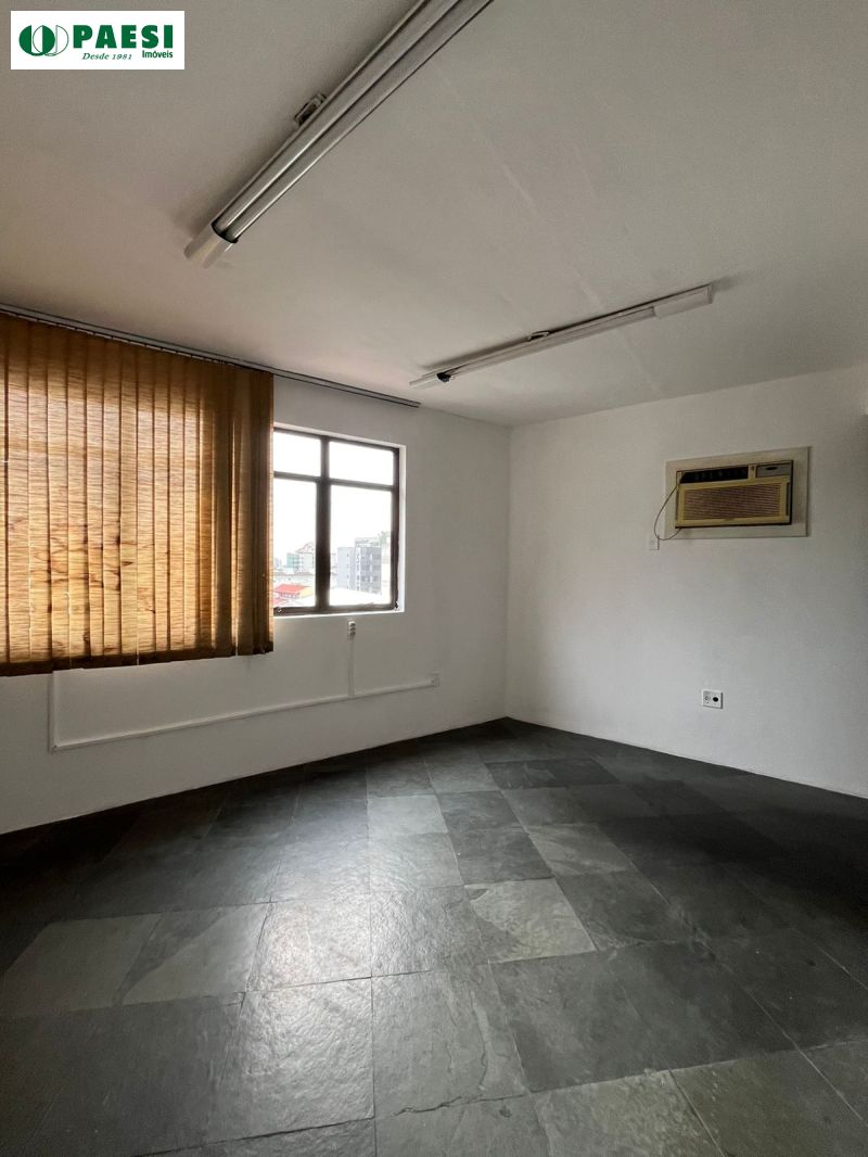 Conjunto com 1 banheiro e 30m² para alugar no bairro Chacara das Pedras, Porto Alegre