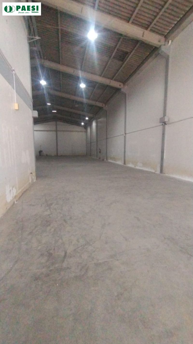 Depósito com 718m² para alugar no bairro Humaita, Porto Alegre