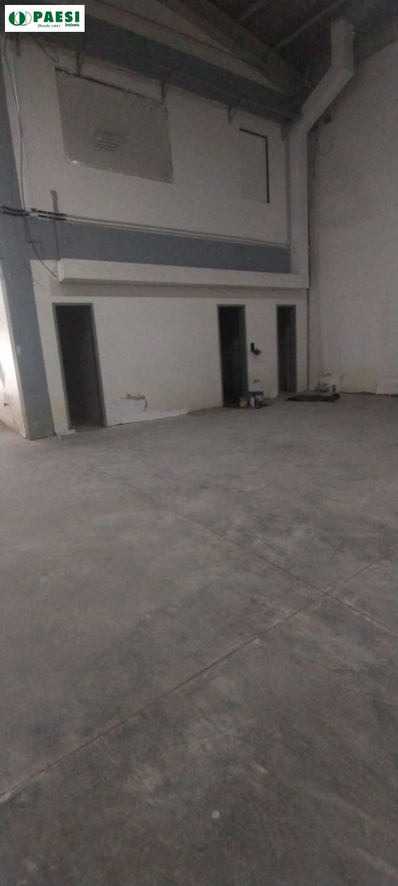 Depósito com 718m² para alugar no bairro Humaita, Porto Alegre
