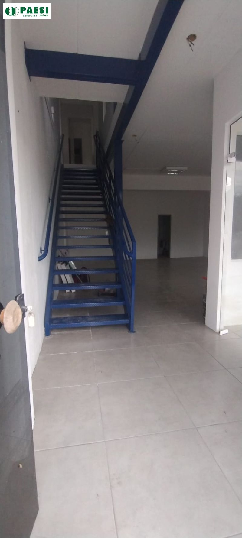 Depósito com 718m² para alugar no bairro Humaita, Porto Alegre
