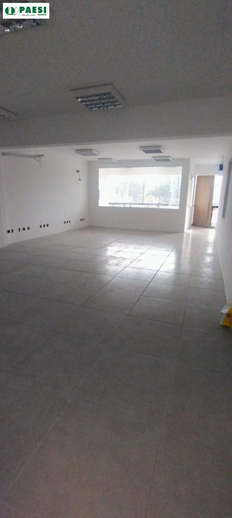 Depósito com 718m² para alugar no bairro Humaita, Porto Alegre