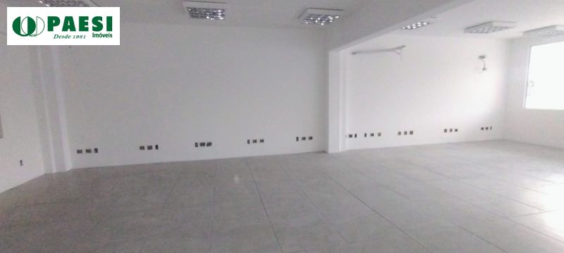 Depósito com 718m² para alugar no bairro Humaita, Porto Alegre