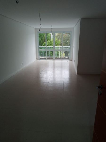 Apartamento com 3 quartos, 2 banheiros e 108m² à venda no bairro Jardim Planalto, Porto Alegre
