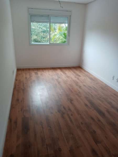 Apartamento com 3 quartos, 2 banheiros e 108m² à venda no bairro Jardim Planalto, Porto Alegre