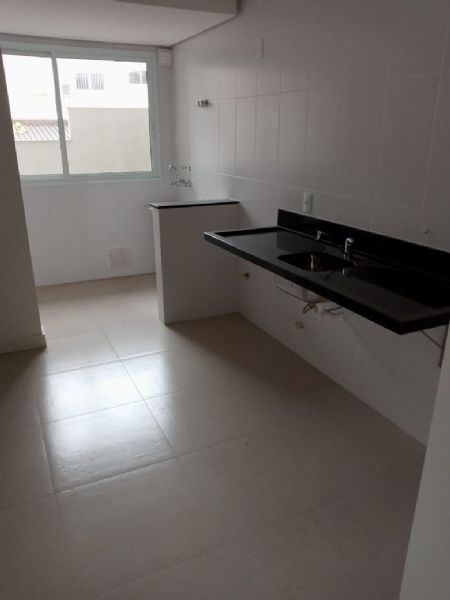 Apartamento com 3 quartos, 2 banheiros e 108m² à venda no bairro Jardim Planalto, Porto Alegre