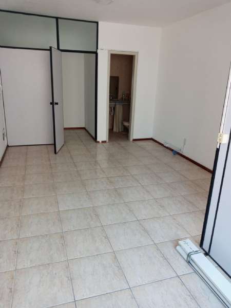 Conjunto Comercial/Sala com 1 banheiro e 33m² à venda no bairro Floresta, Porto Alegre