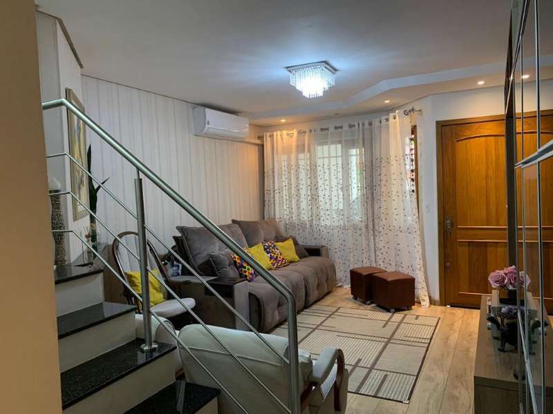 Casa com 3 quartos, 2 banheiros e 222m² à venda no bairro Jardim Planalto, Porto Alegre