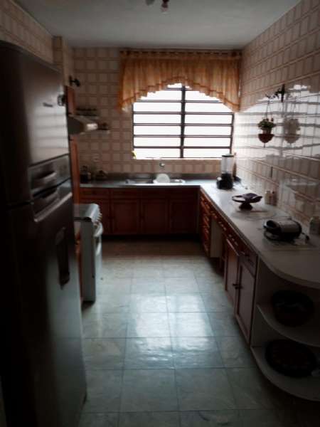 Apartamento com 3 quartos, 2 banheiros e 109m² à venda no bairro Floresta, Porto Alegre