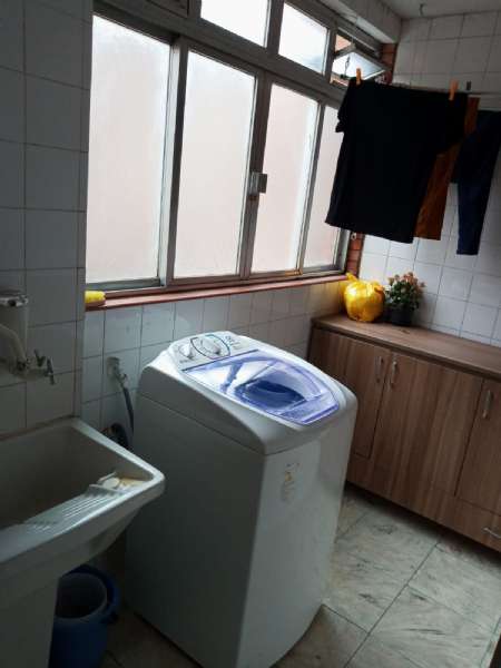 Apartamento com 3 quartos, 2 banheiros e 109m² à venda no bairro Floresta, Porto Alegre