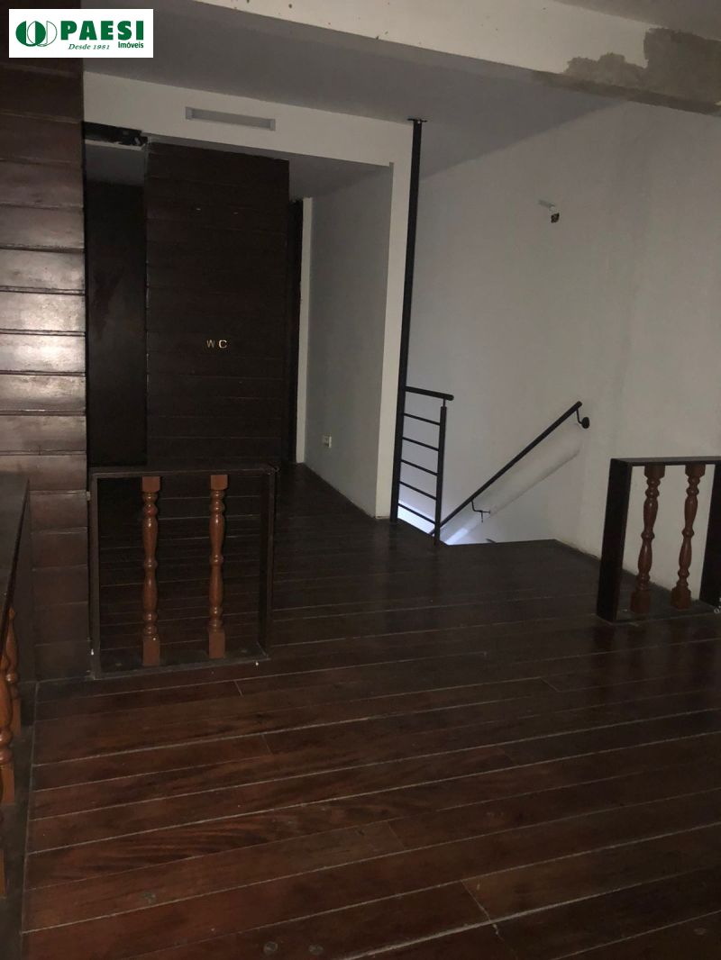 Prédio com 3 banheiros e 700m² para alugar no bairro Sao Joao, Porto Alegre