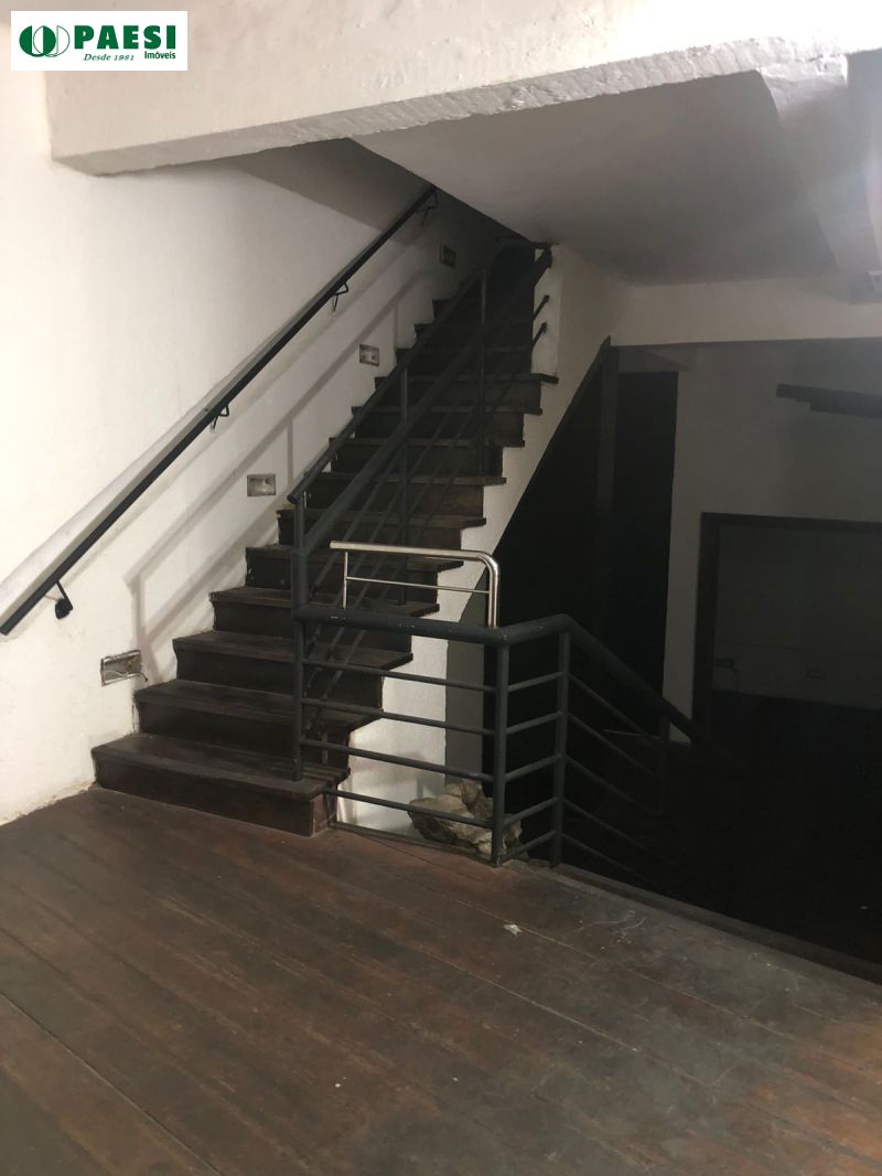 Prédio com 3 banheiros e 700m² para alugar no bairro Sao Joao, Porto Alegre