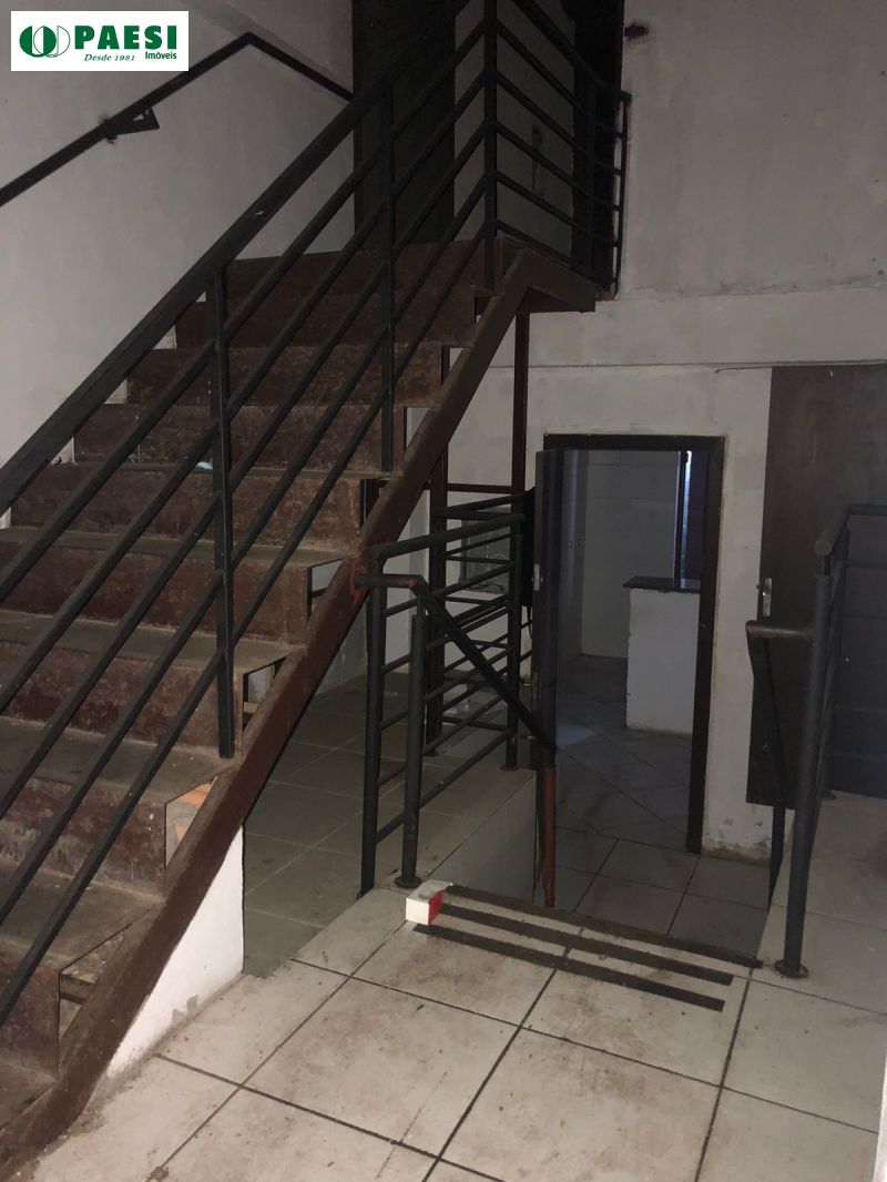 Prédio com 3 banheiros e 700m² para alugar no bairro Sao Joao, Porto Alegre