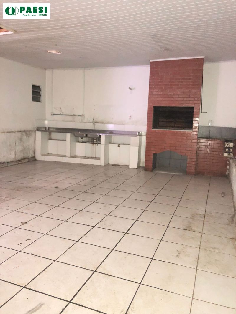 Prédio com 3 banheiros e 700m² para alugar no bairro Sao Joao, Porto Alegre