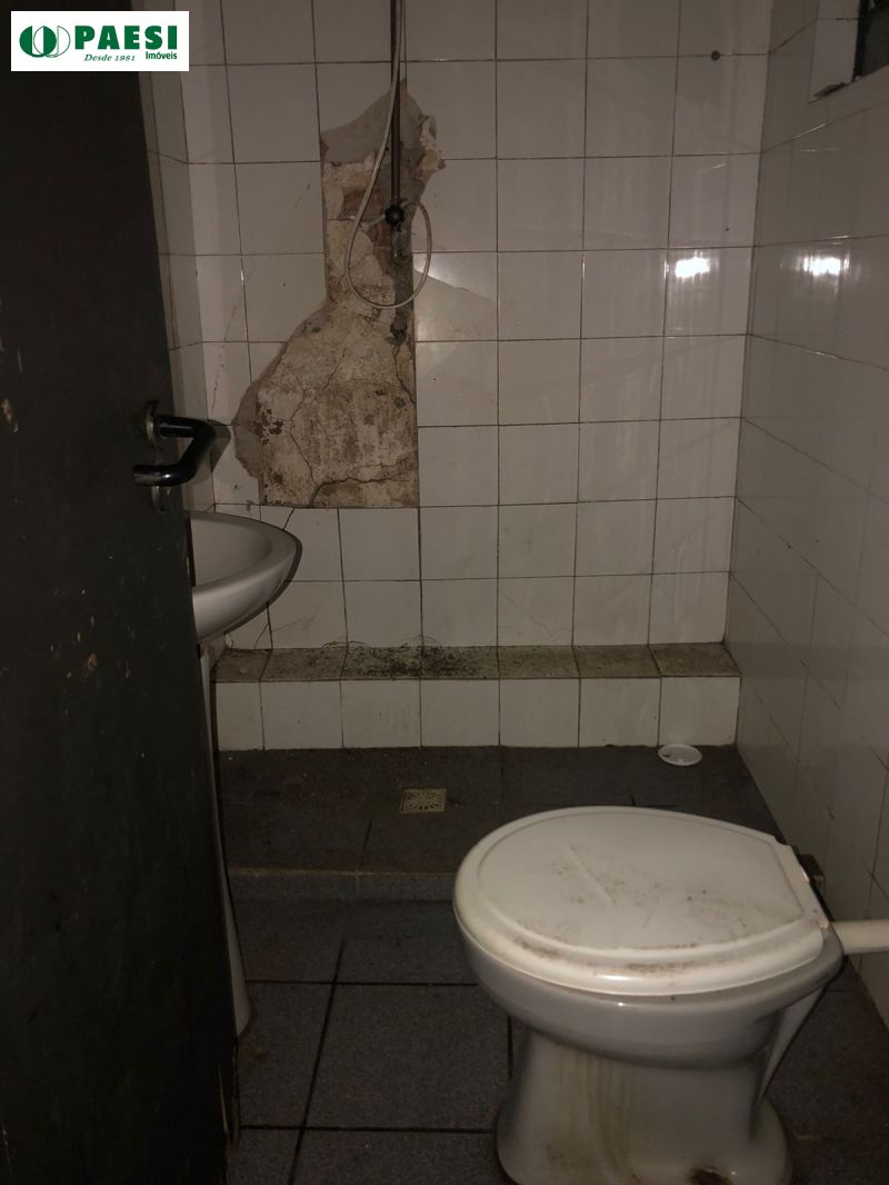 Prédio com 3 banheiros e 700m² para alugar no bairro Sao Joao, Porto Alegre
