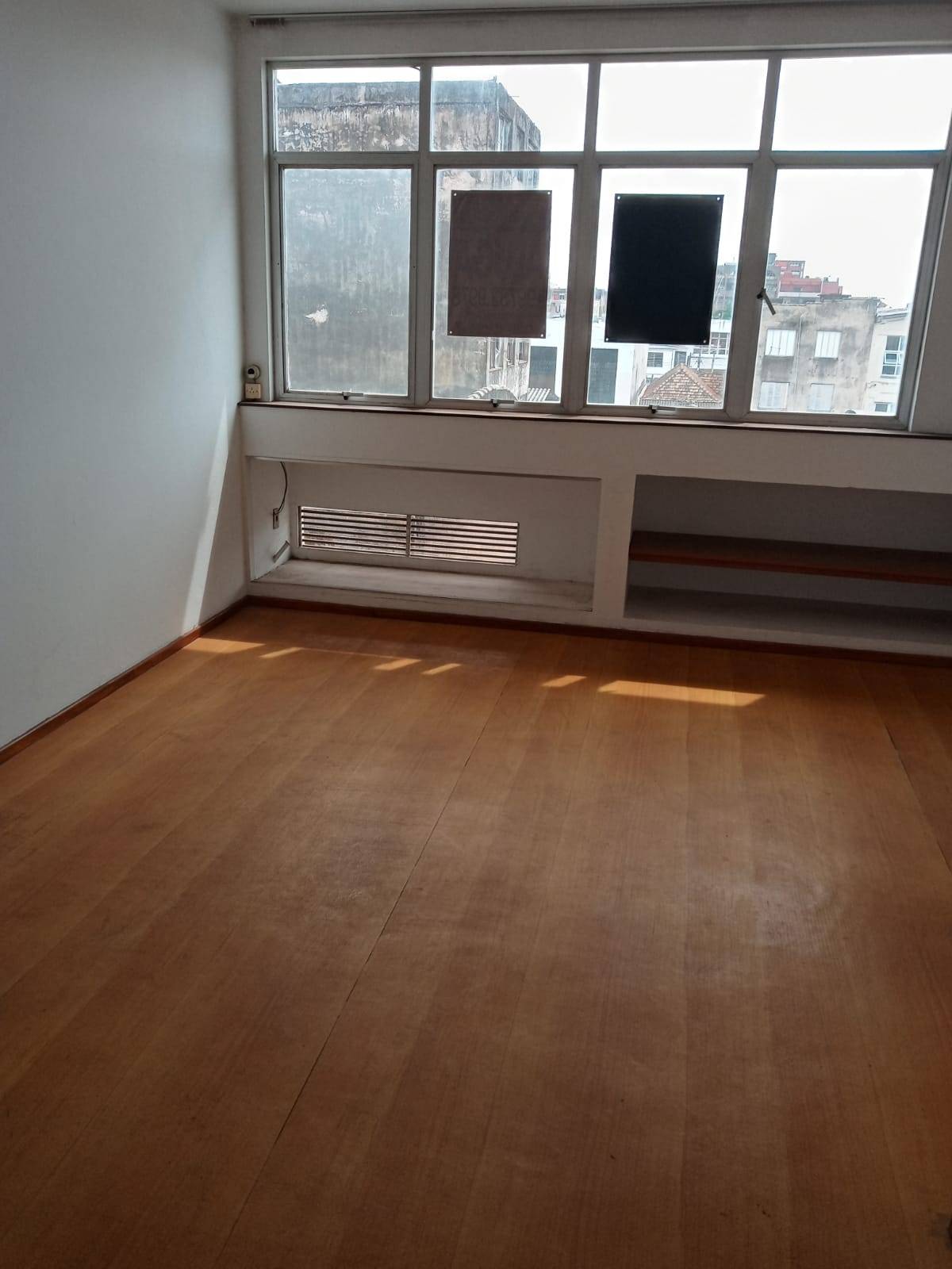 Conjunto Comercial/Sala com 1 banheiro e 29m² à venda no bairro Sao Geraldo, Porto Alegre