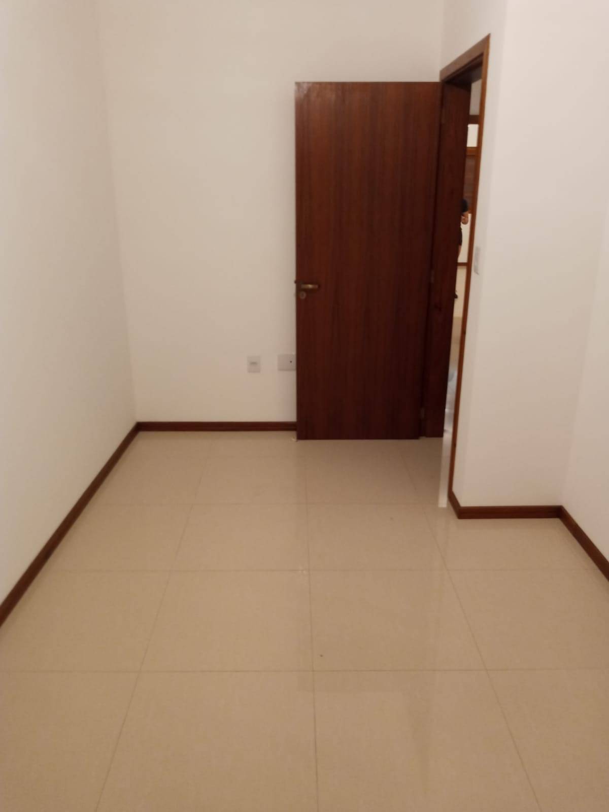 Sobrado com 3 quartos, 2 banheiros e 318m² à venda no bairro Jardim Planalto, Porto Alegre