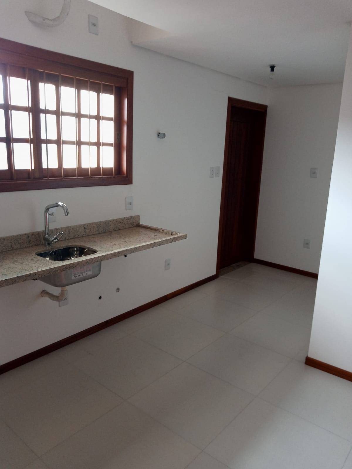 Sobrado com 3 quartos, 2 banheiros e 318m² à venda no bairro Jardim Planalto, Porto Alegre