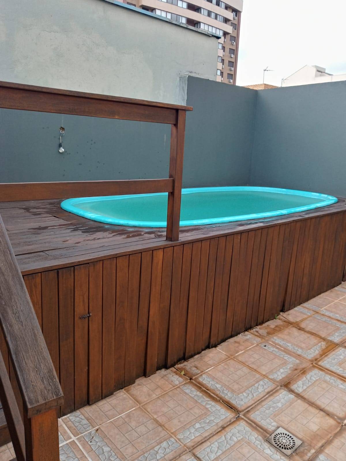 Sobrado com 3 quartos, 2 banheiros e 318m² à venda no bairro Jardim Planalto, Porto Alegre