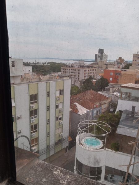 Cobertura com 1 quarto, 2 banheiros e 66m² à venda no bairro Centro Historico, Porto Alegre
