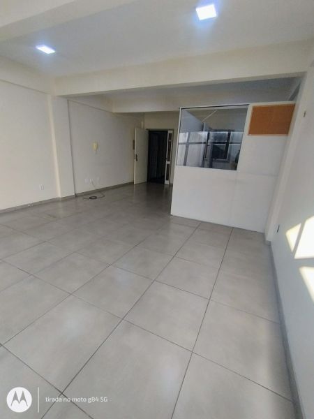 Conjunto Comercial/Sala com 1 quarto, 1 banheiro e 50m² à venda no bairro Centro, Porto Alegre