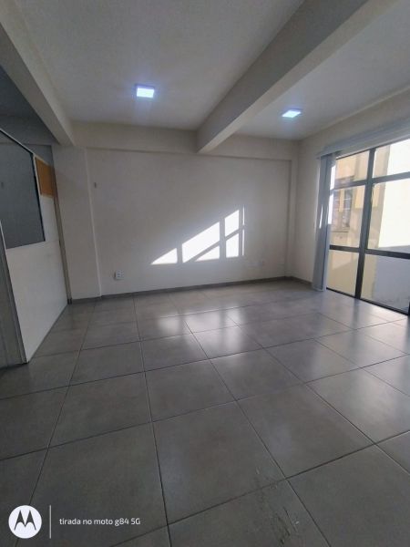 Conjunto Comercial/Sala com 1 quarto, 1 banheiro e 50m² à venda no bairro Centro, Porto Alegre