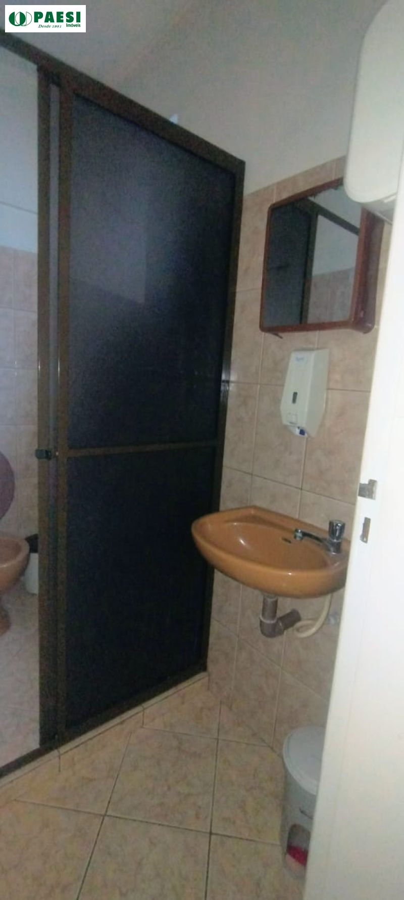 Sala com 40m² para alugar no bairro Navegantes, Porto Alegre