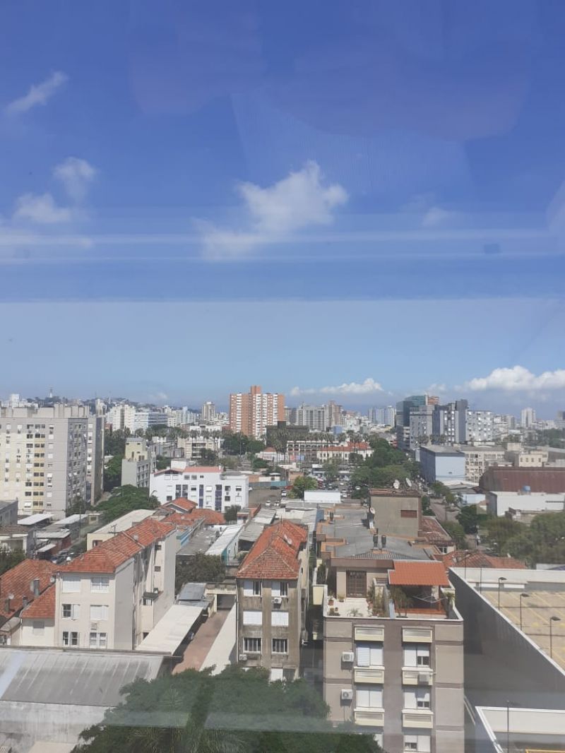 Conjunto com 1 banheiro e 20m² para alugar no bairro Santana, Porto Alegre