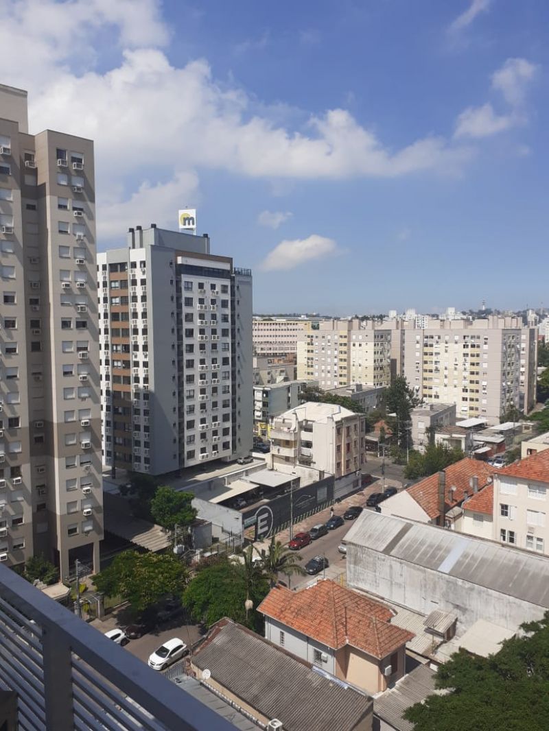 Conjunto com 1 banheiro e 20m² para alugar no bairro Santana, Porto Alegre