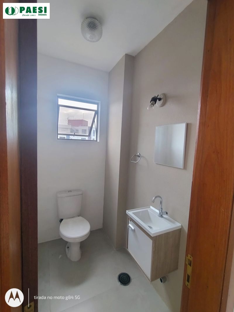 Sala com 2 banheiros e 79m² para alugar no bairro Sao Joao, Porto Alegre