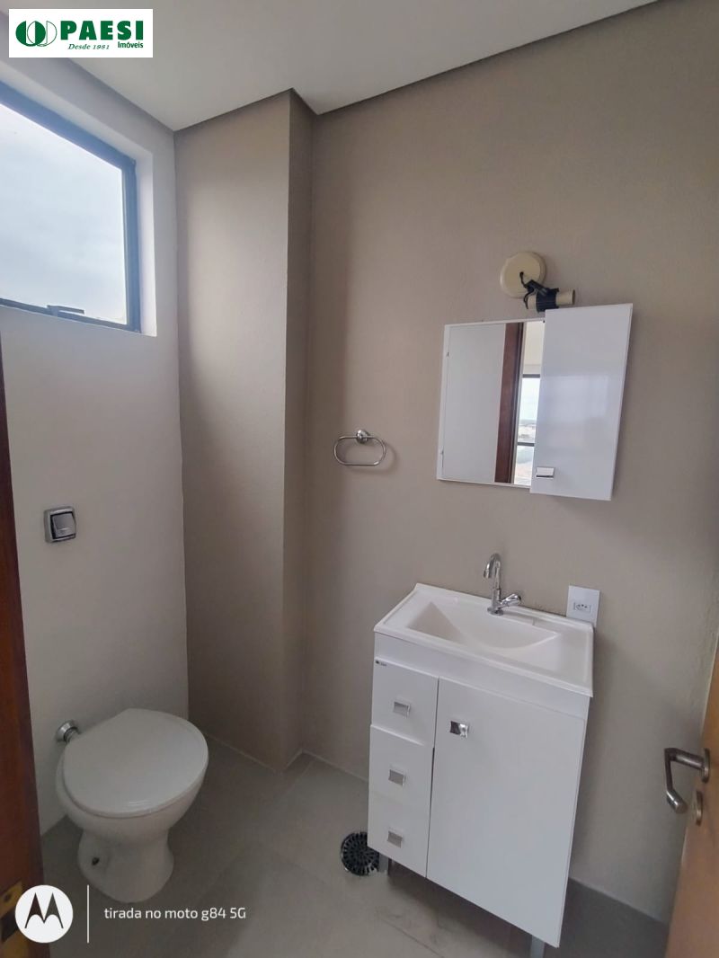 Sala com 2 banheiros e 79m² para alugar no bairro Sao Joao, Porto Alegre