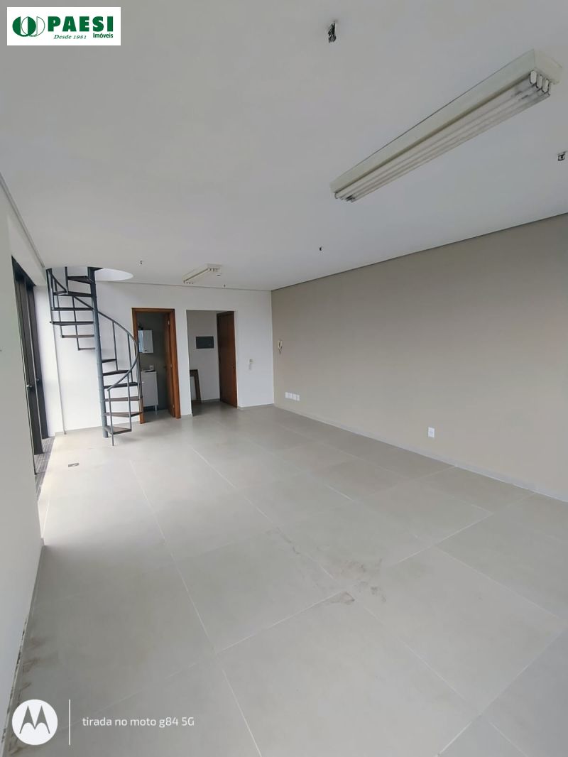 Sala com 2 banheiros e 79m² para alugar no bairro Sao Joao, Porto Alegre