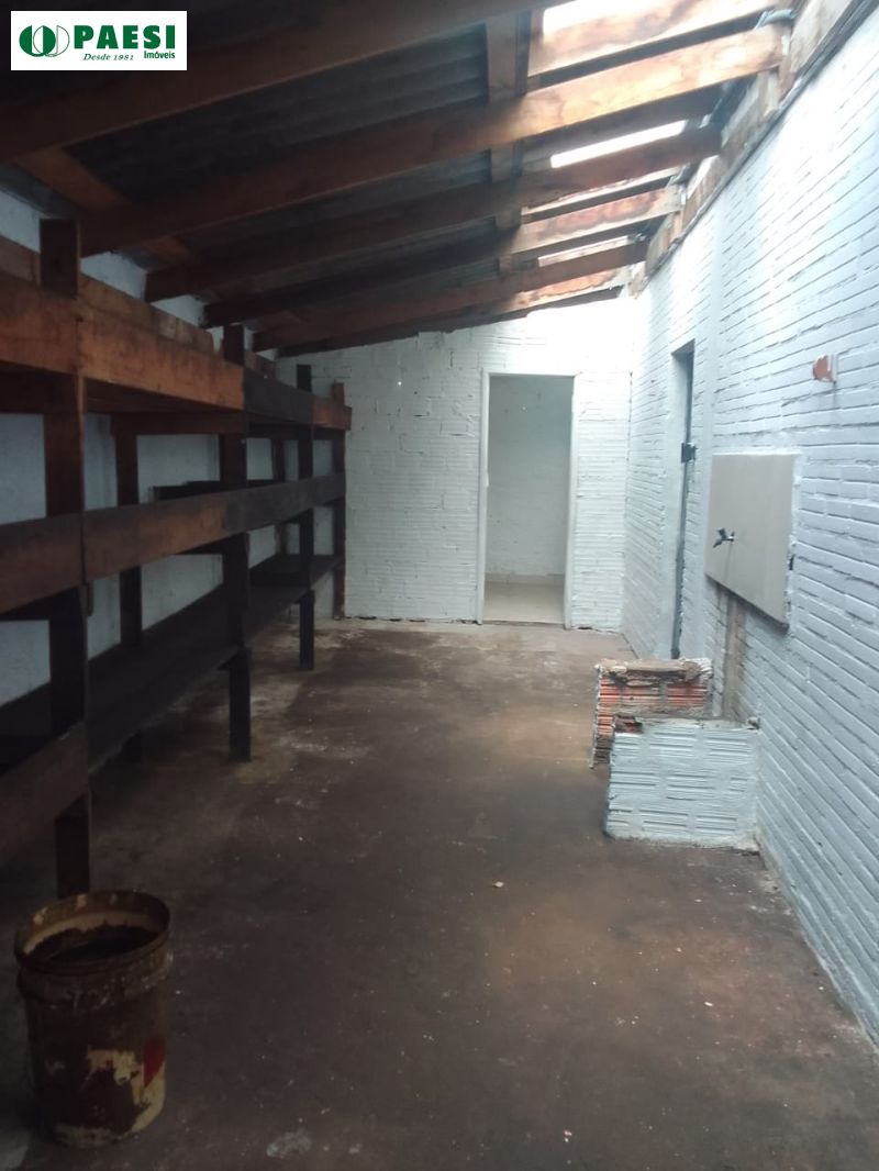 Pavilhão com 1 banheiro e 302m² para alugar no bairro Navegantes, Porto Alegre