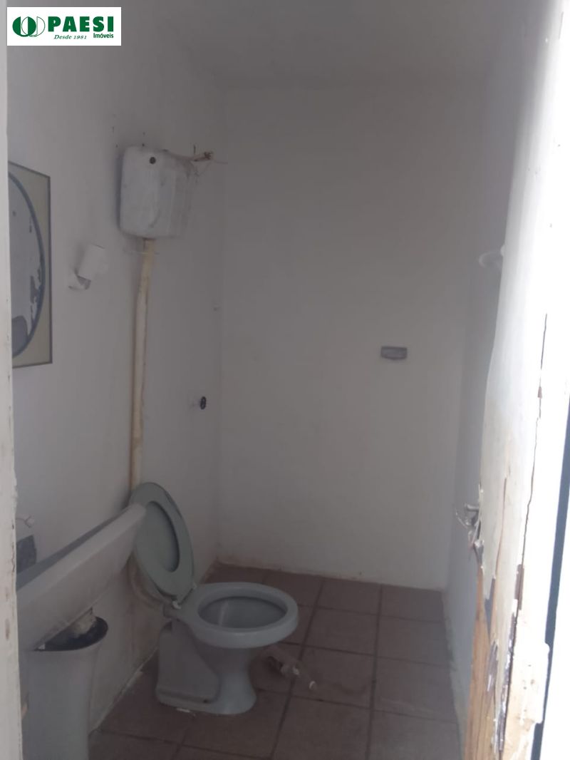Pavilhão com 1 banheiro e 302m² para alugar no bairro Navegantes, Porto Alegre